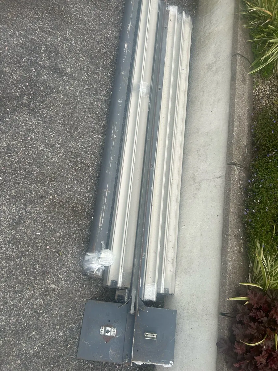 8x8 Electric Roller Door - Image 3