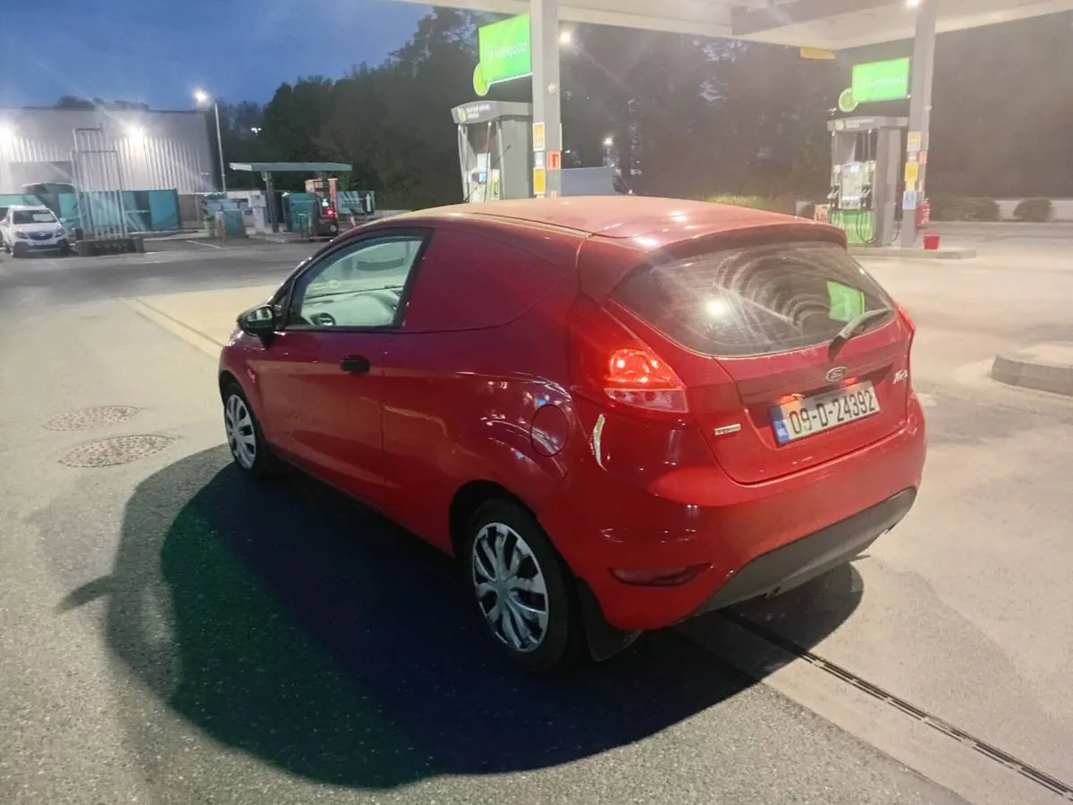 2009 ford fiesta van 1.4 diesel - Image 3
