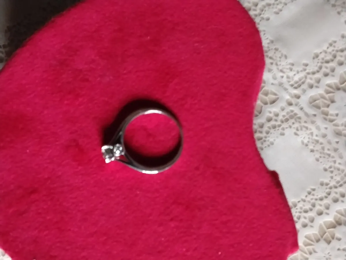 Engagement ring - Image 2