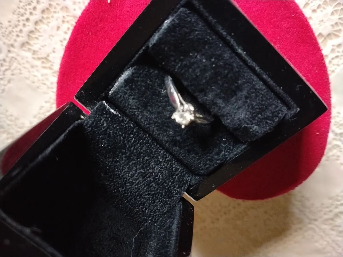 Engagement ring - Image 4