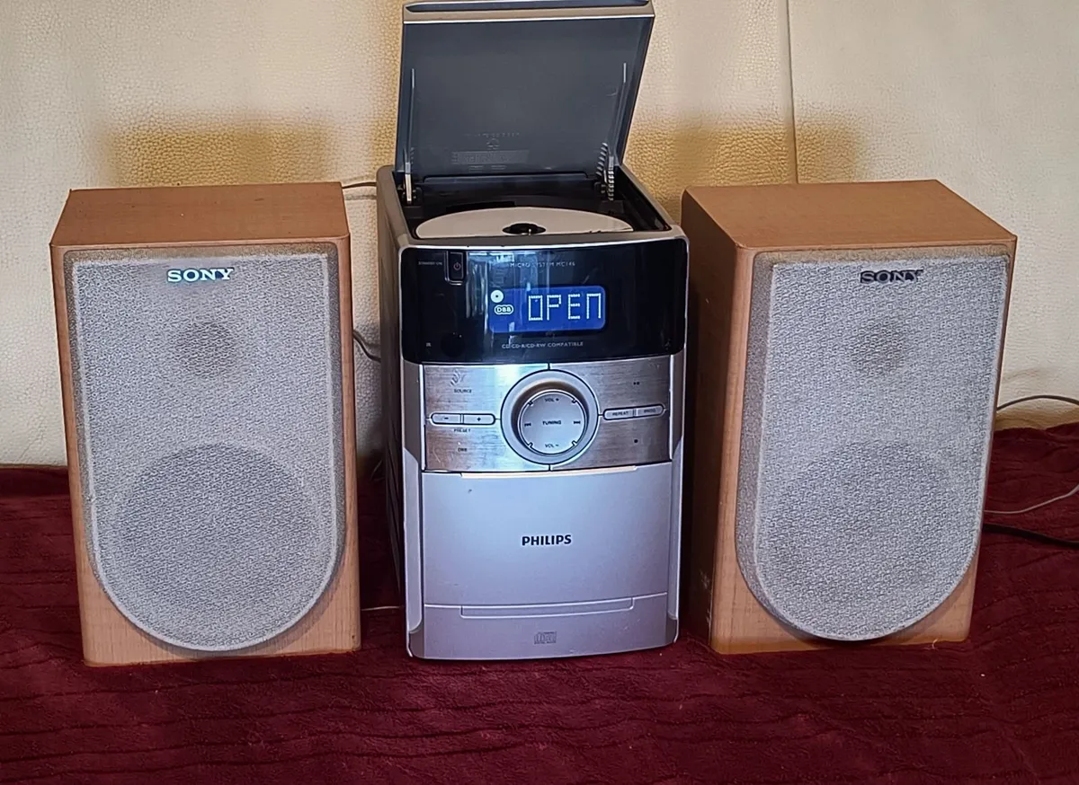 Amplifier, CD player, radio DAB tuner AUX - Image 1