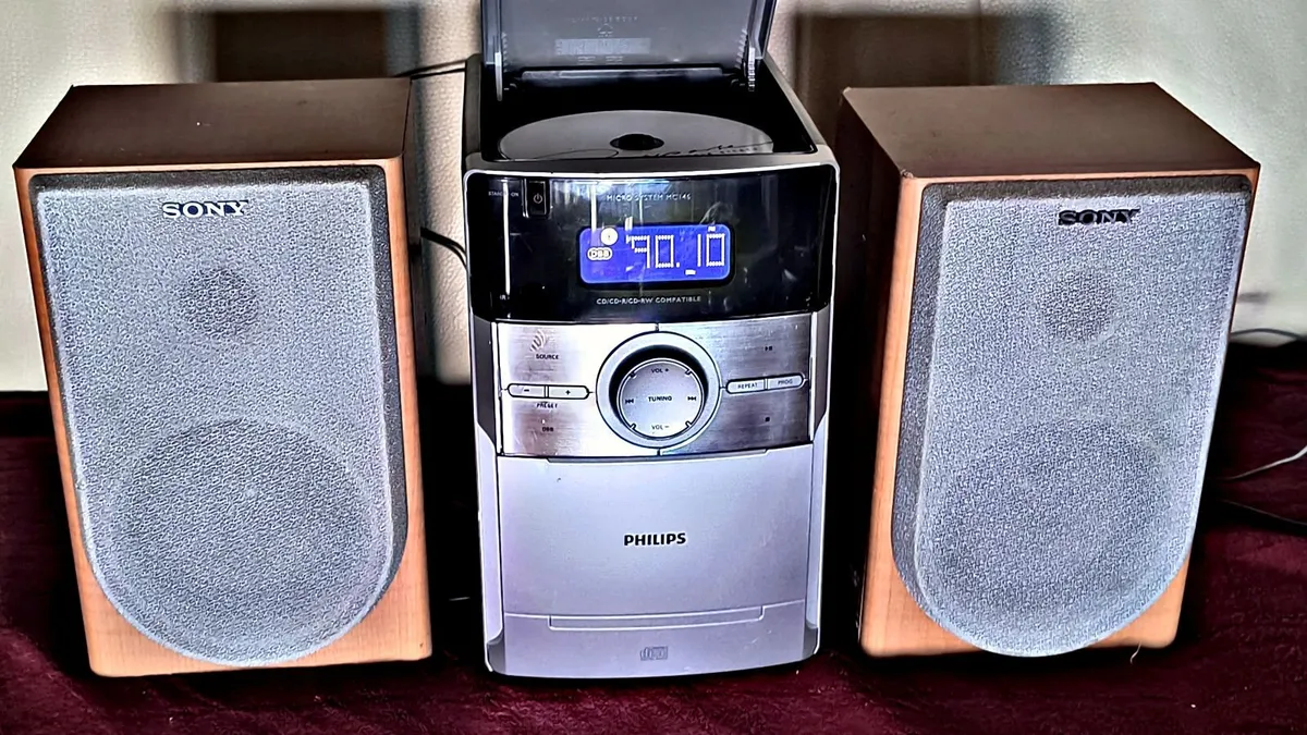 Amplifier, CD player, radio DAB tuner AUX - Image 4