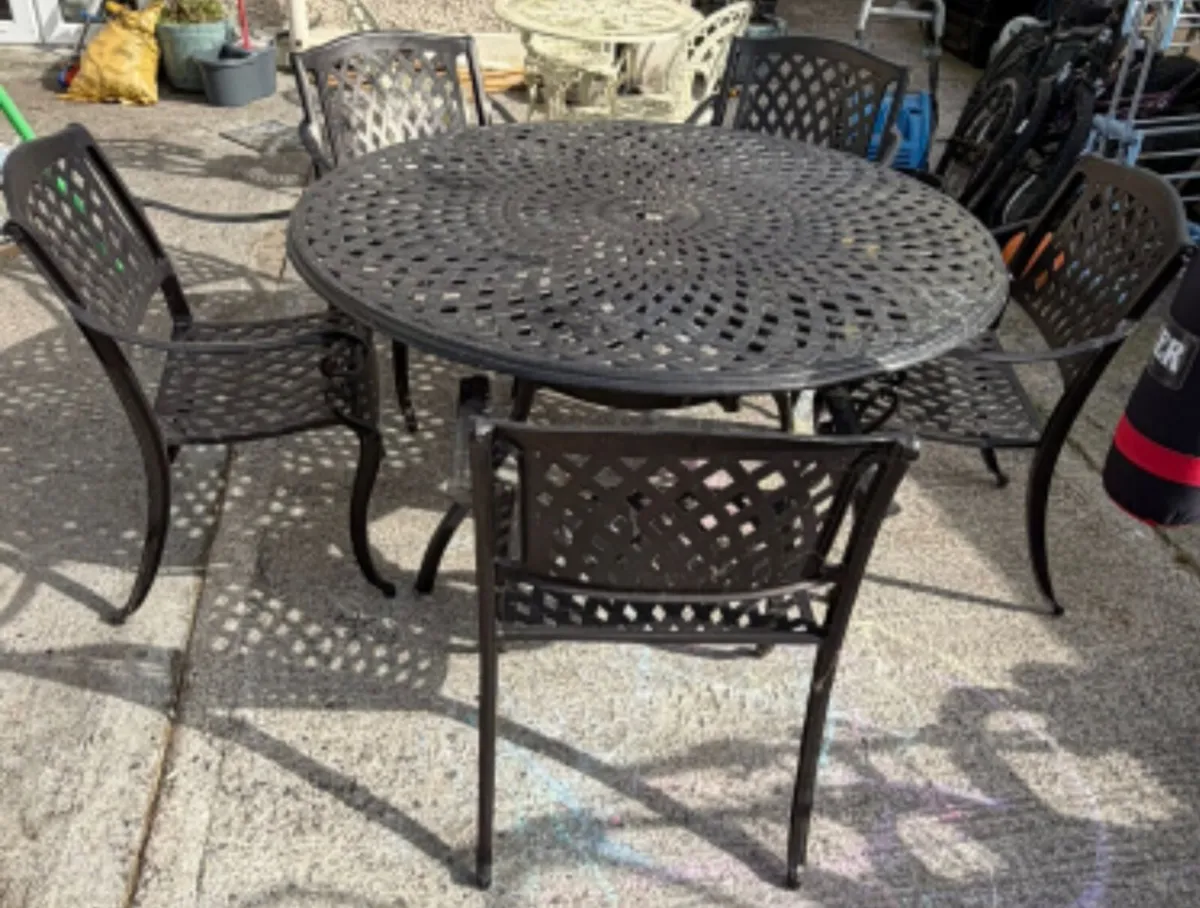 Cast Alluminium Garden - Image 1