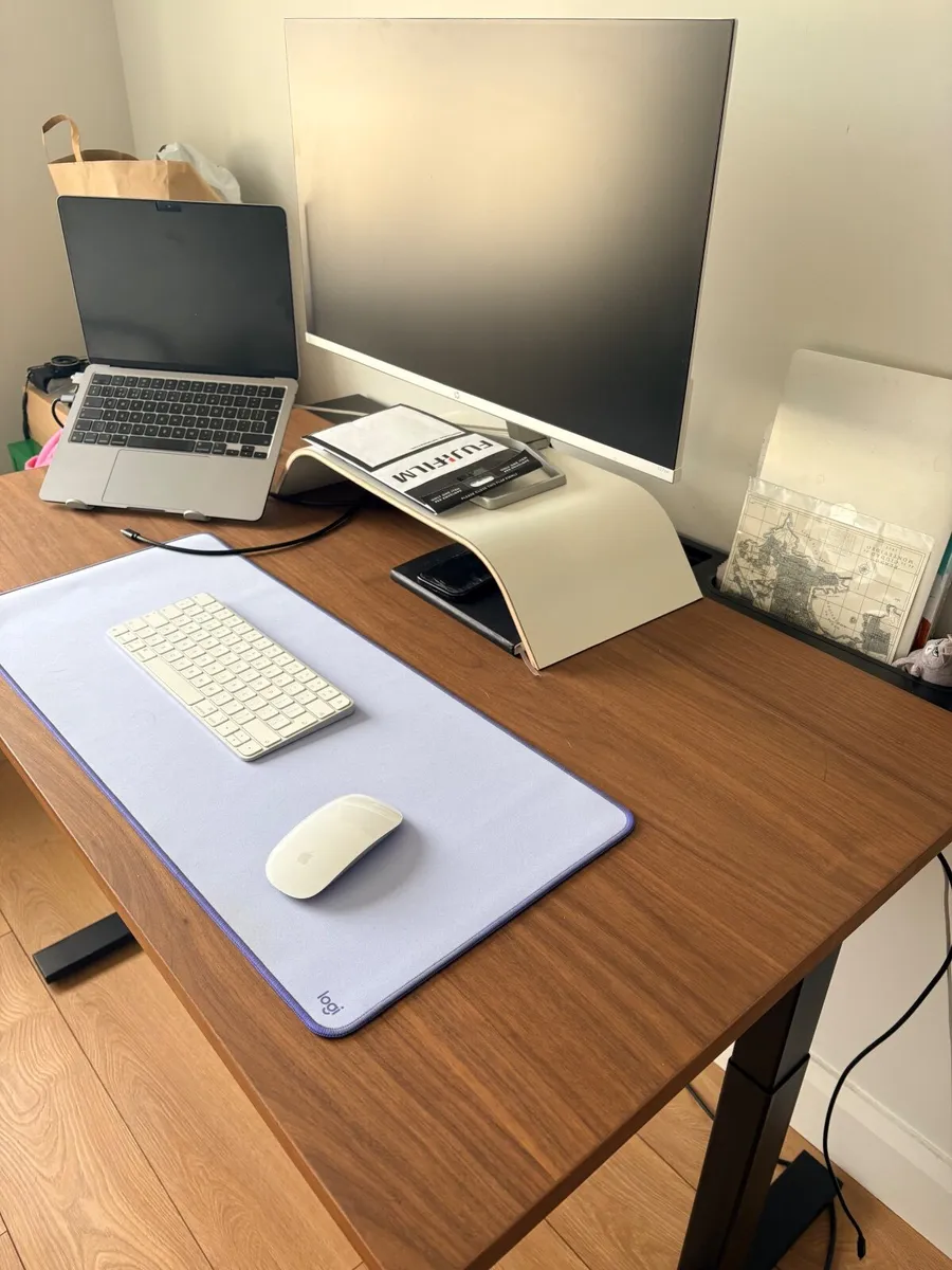 Mittzon Desk - Image 1