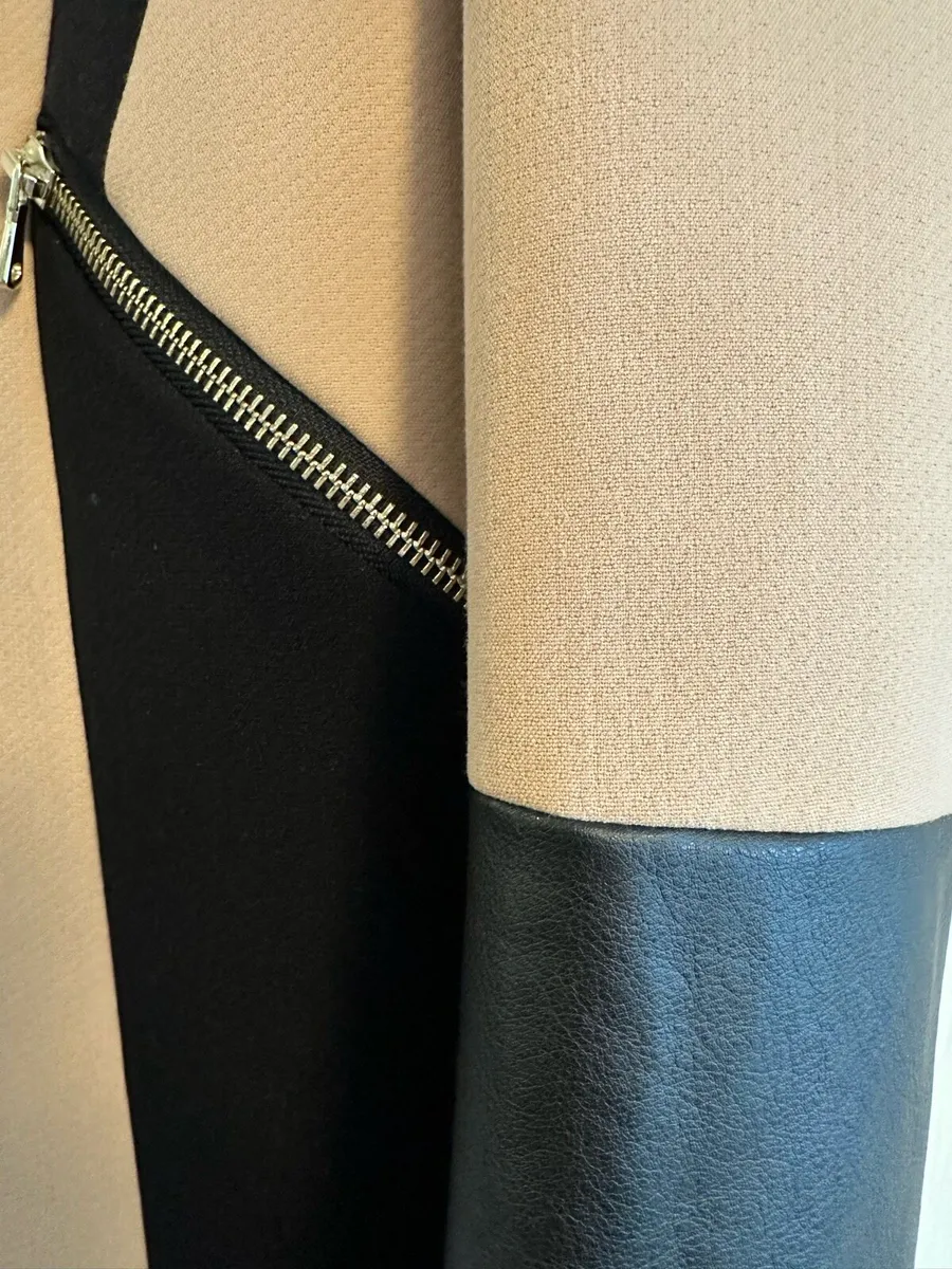 River Island Structured Blazer Size 8 Never Worn - Image 3