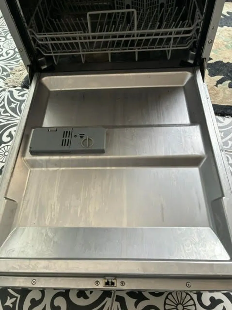 Dishwasher - Image 2