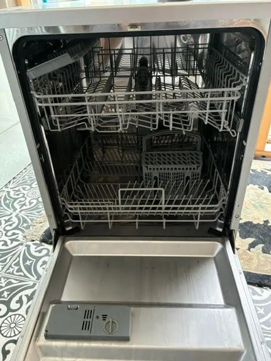 Dishwasher - Image 3