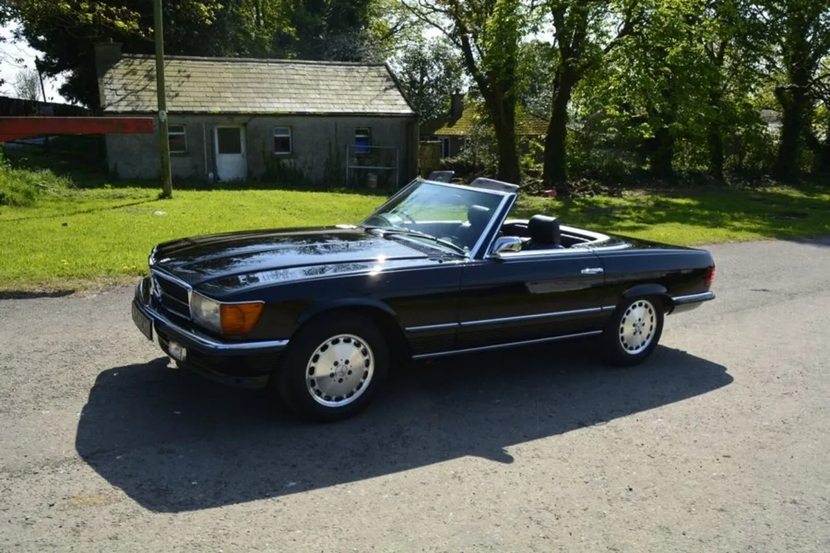 Mercedes 350SL R107 - Image 1