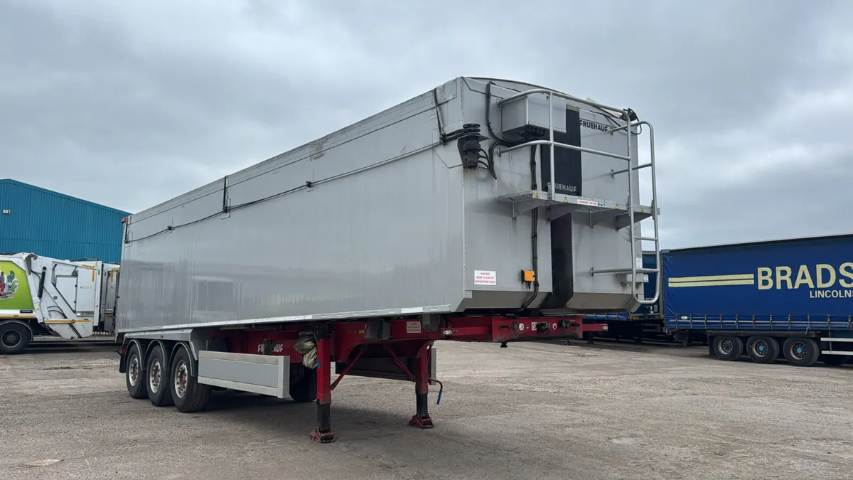 2018 Fruehauf tipping trailer Rear lift SAF Axles - Image 3