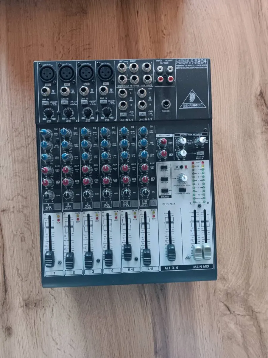 Dj Mixer/Microphone - Image 4