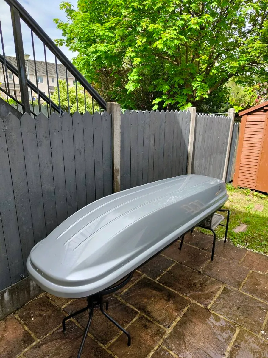 650L roof box - Image 1
