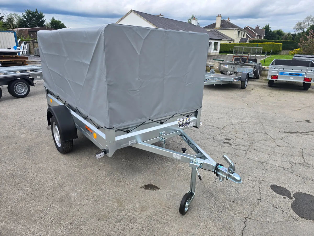 Trailer with cover - Image 4