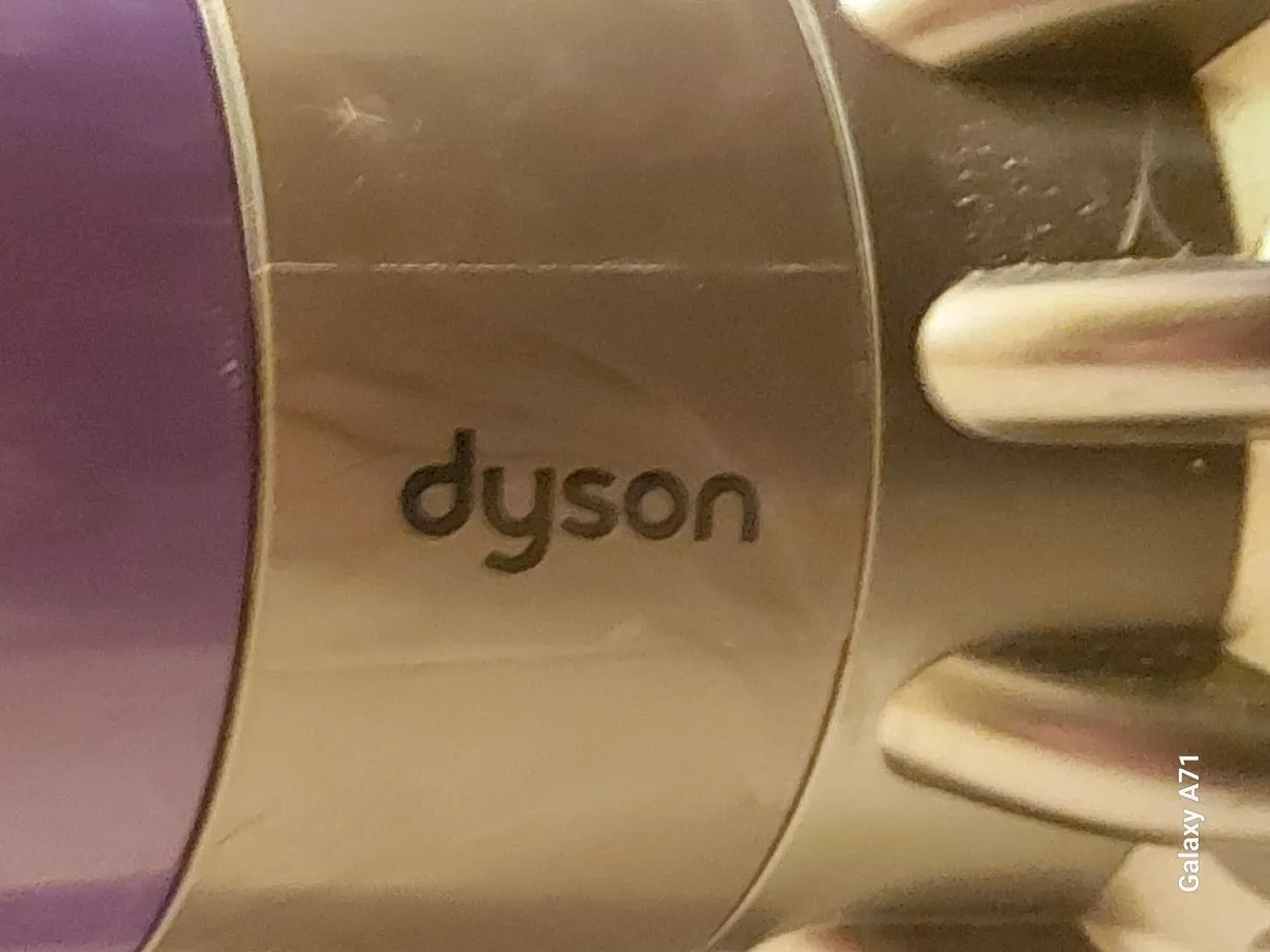 DYSON CYCLONE V10 Animal Vacuum Cleaner - Image 4
