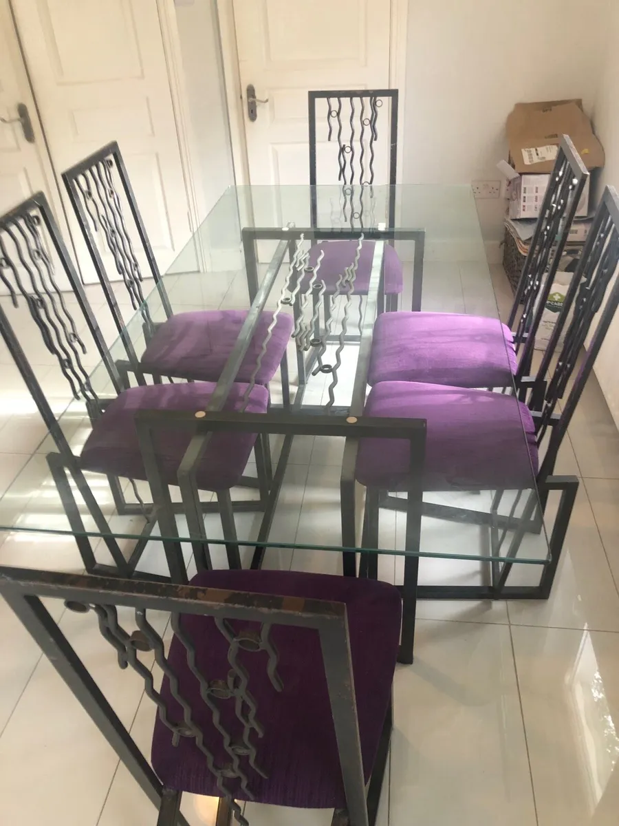 Kitchen  table and 6 chairs - Image 1
