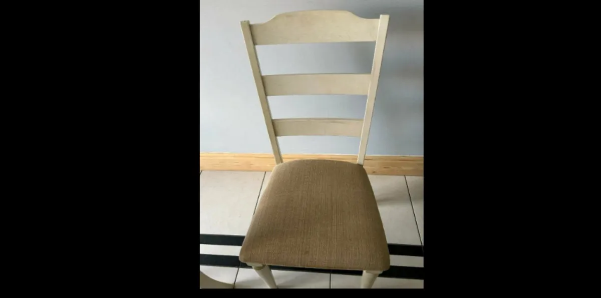 CHAIRS  FREE - Image 1