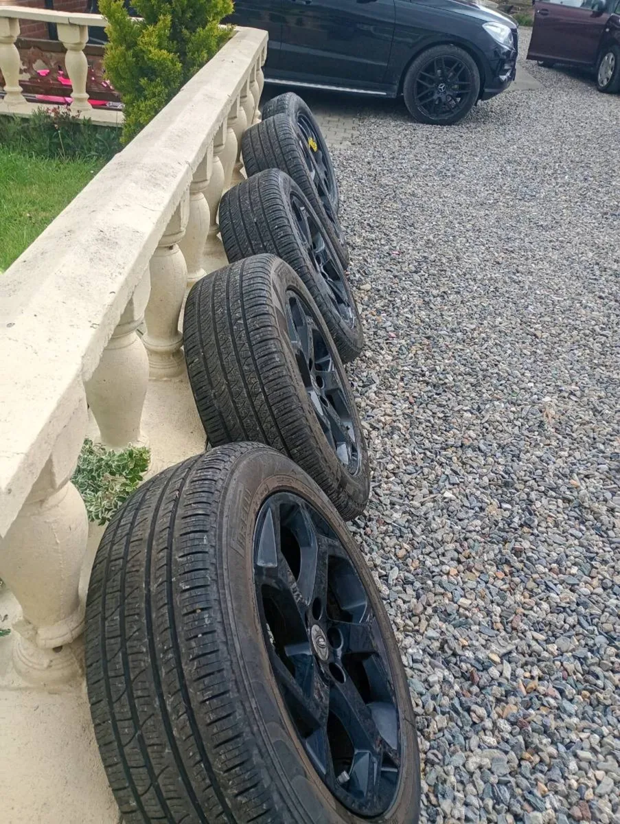 Land Rover Range Rover Alloys - Image 3