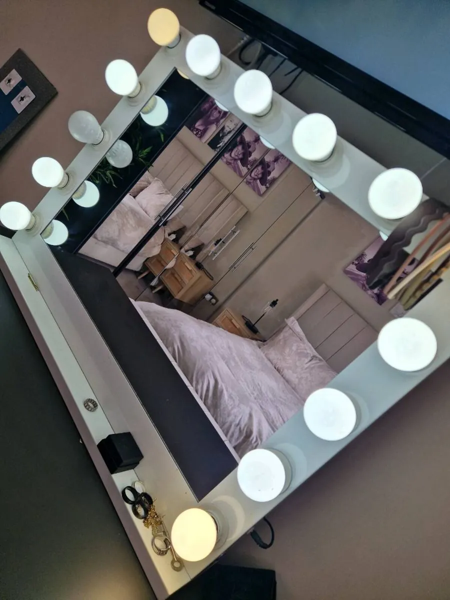 Hollywood vanity mirror - Image 1
