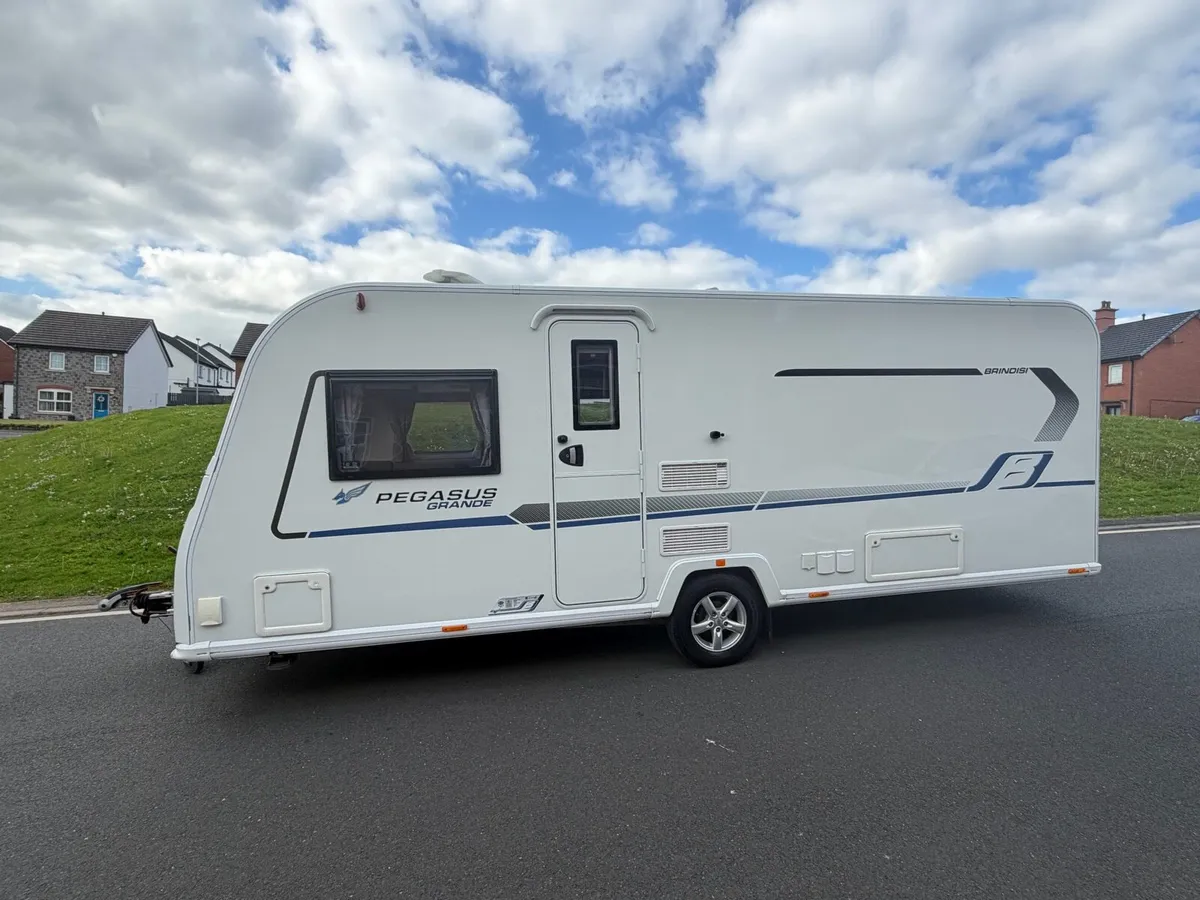 Caravan - Image 1