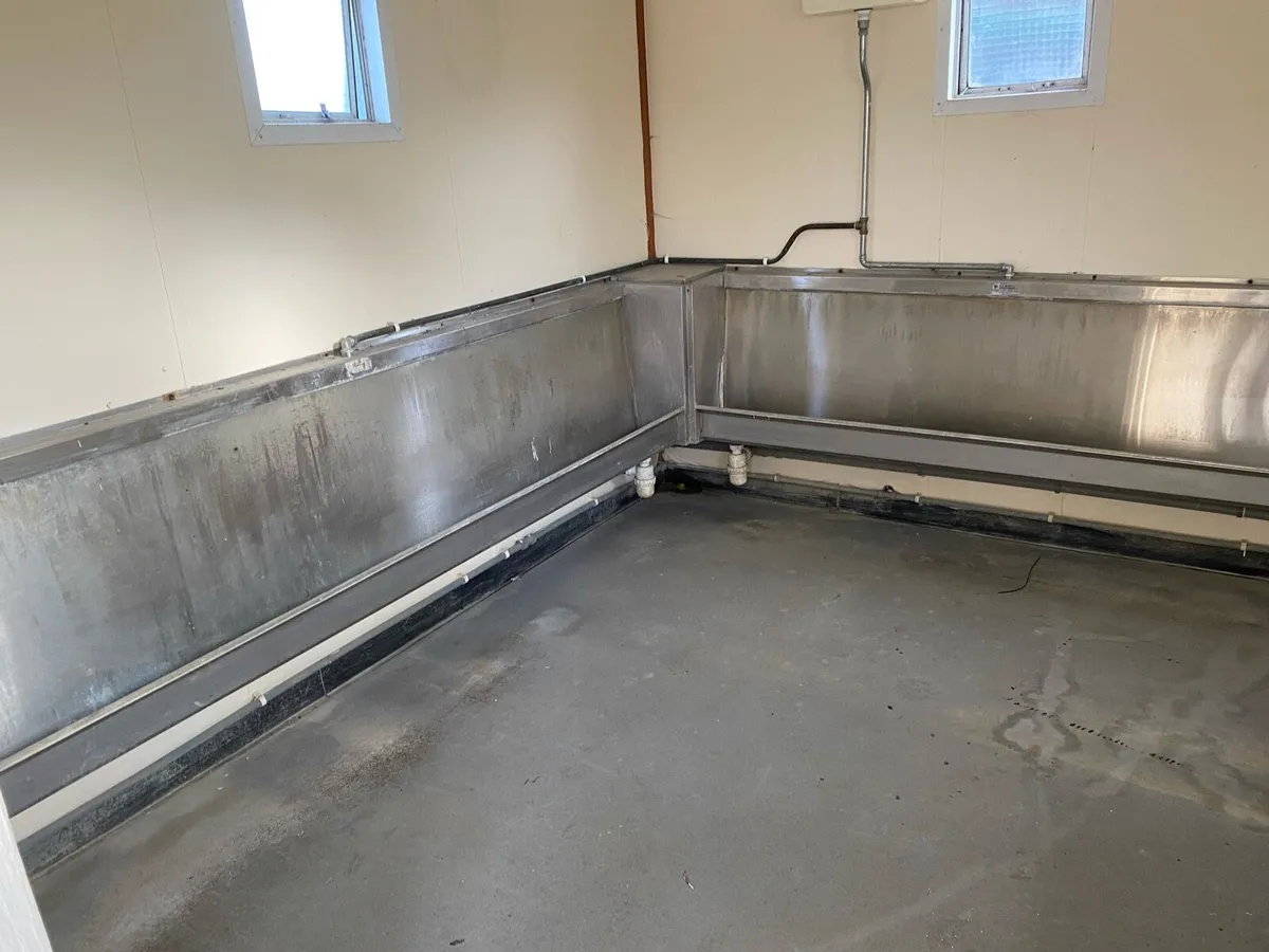 Toilet block - Image 2