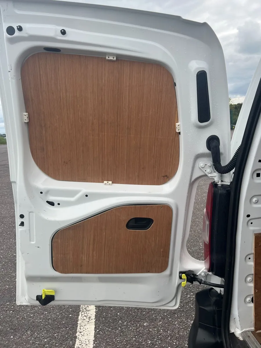 Citroen Berlingo 2021 - Image 3