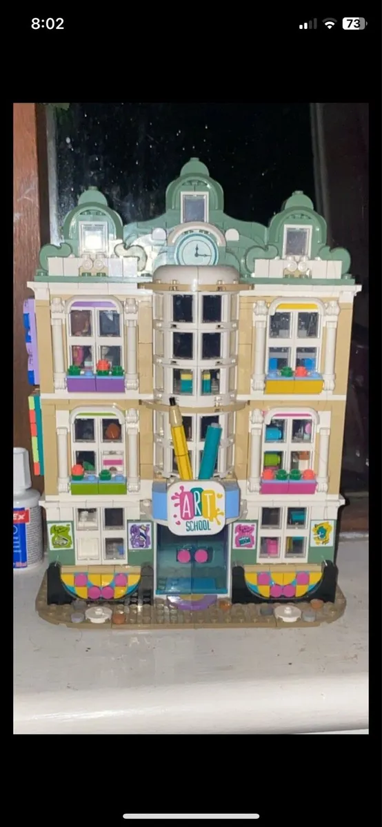 Lego Friends Emma’s Art School (Set 41711) - Image 1
