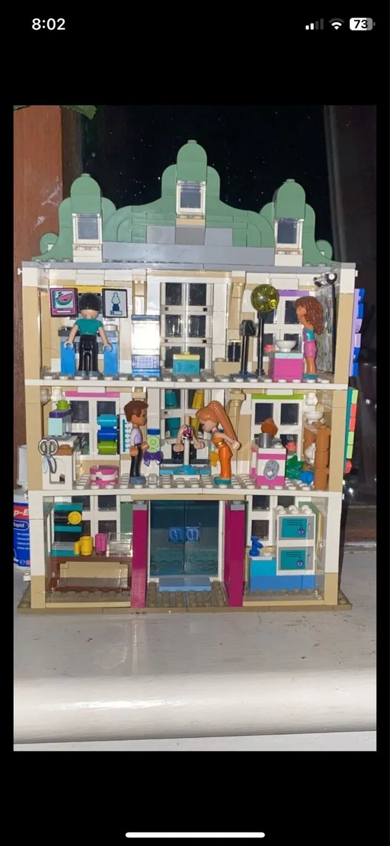 Lego Friends Emma’s Art School (Set 41711) - Image 2