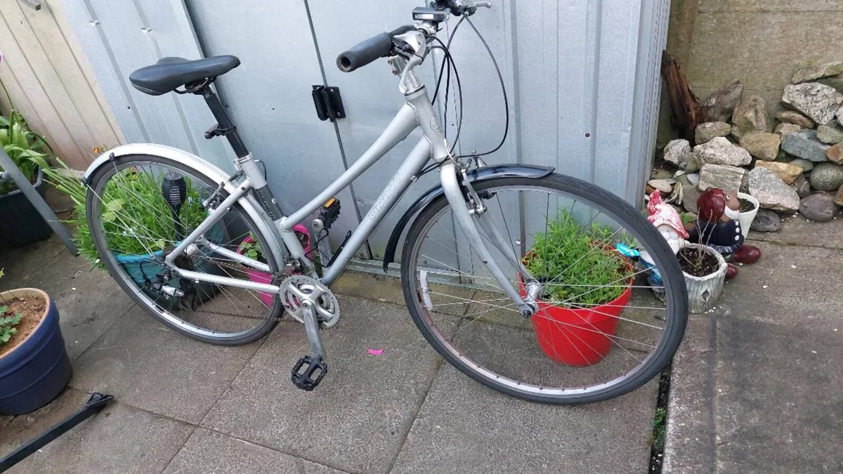 Giant CRS City Bike - Image 1
