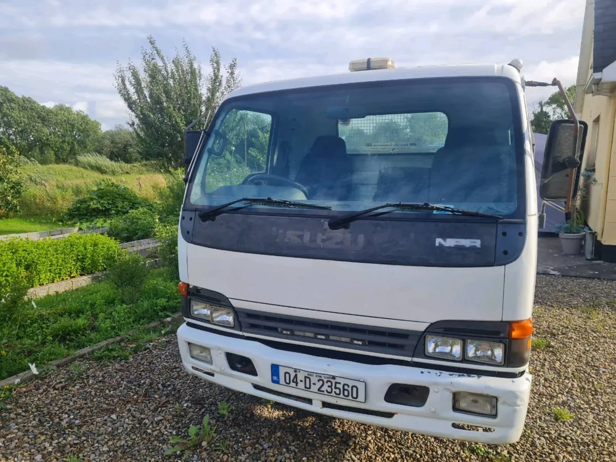 Isuzu npr tipper 3.5tonne car licence - Image 2