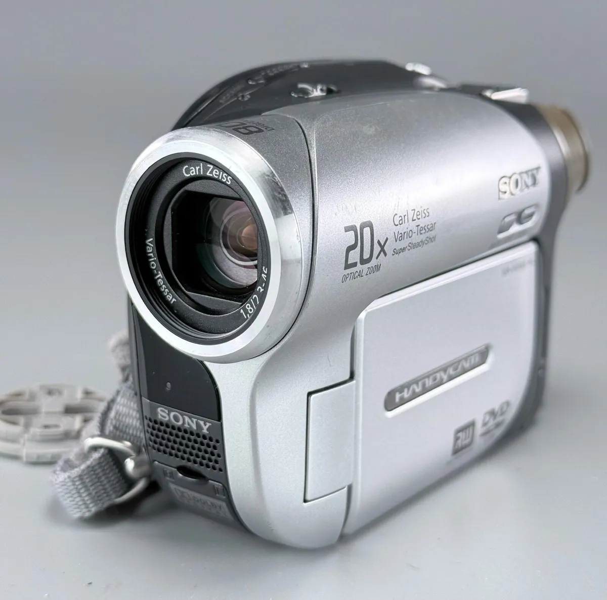 Sony DCR-DVD92E Handycam DVD Camcorder - Image 2