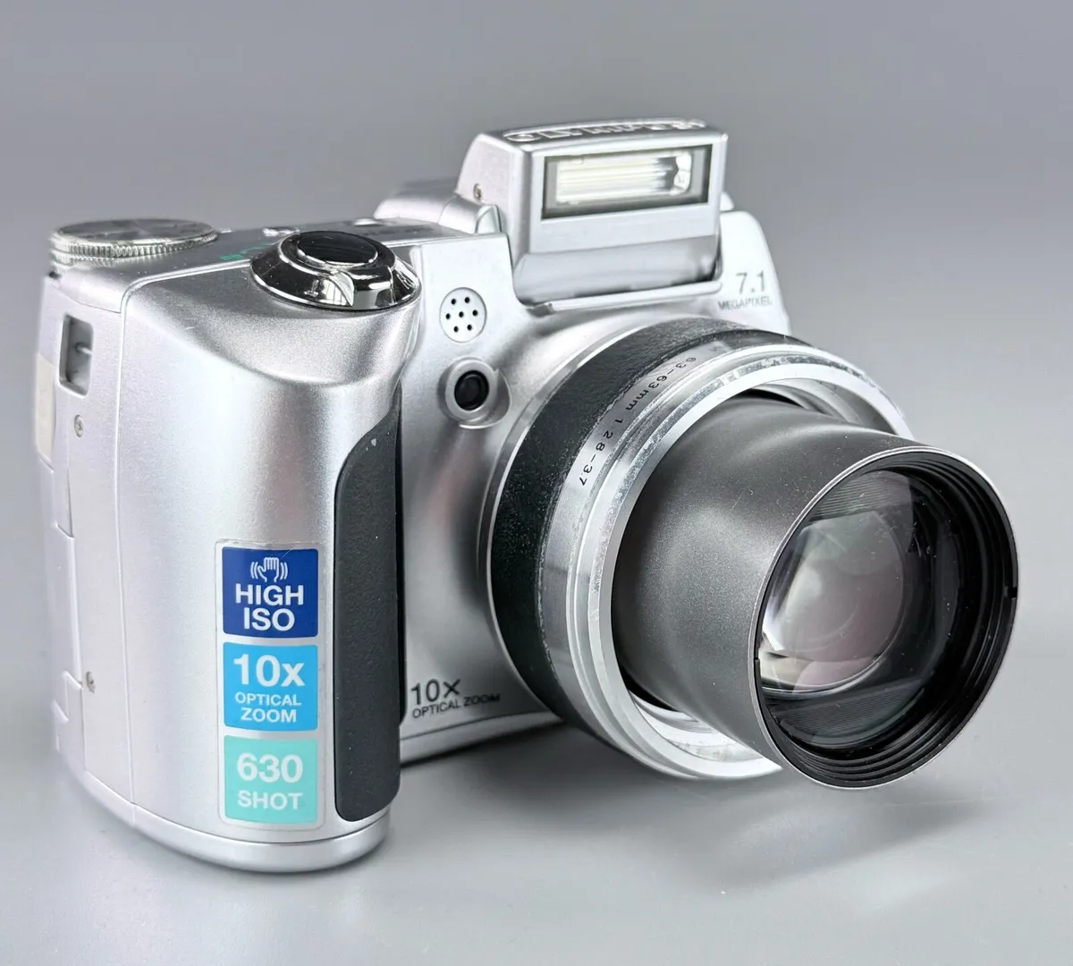 Olympus SP-510UZ, a 7.1 MP digital bridge  camera - Image 4