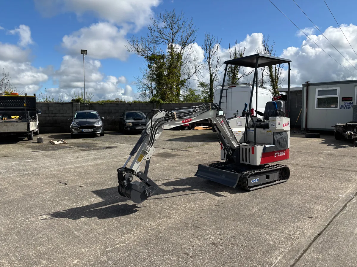 Briggs & Stratton Powered BTTL 1.5 Ton Mini Digger - Image 2