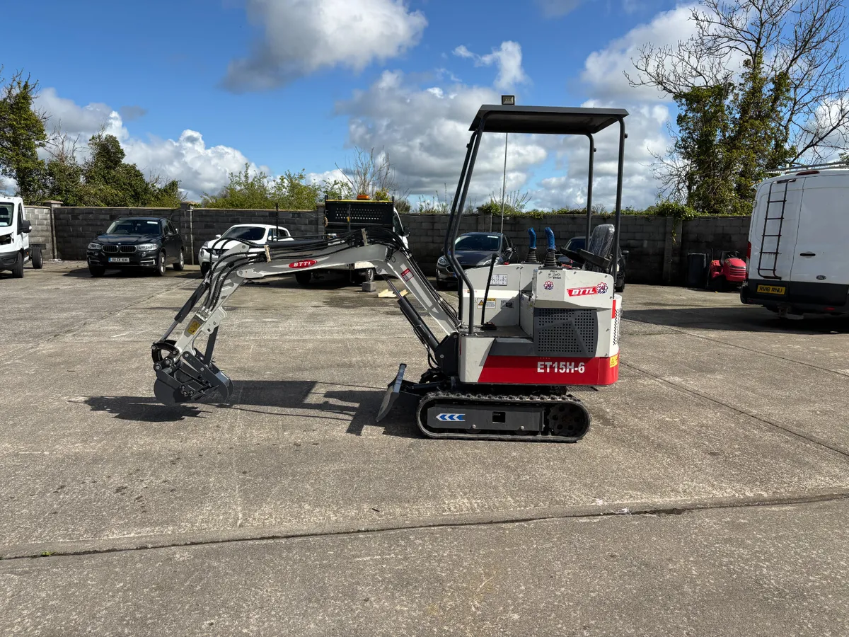 Briggs & Stratton Powered BTTL 1.5 Ton Mini Digger - Image 3