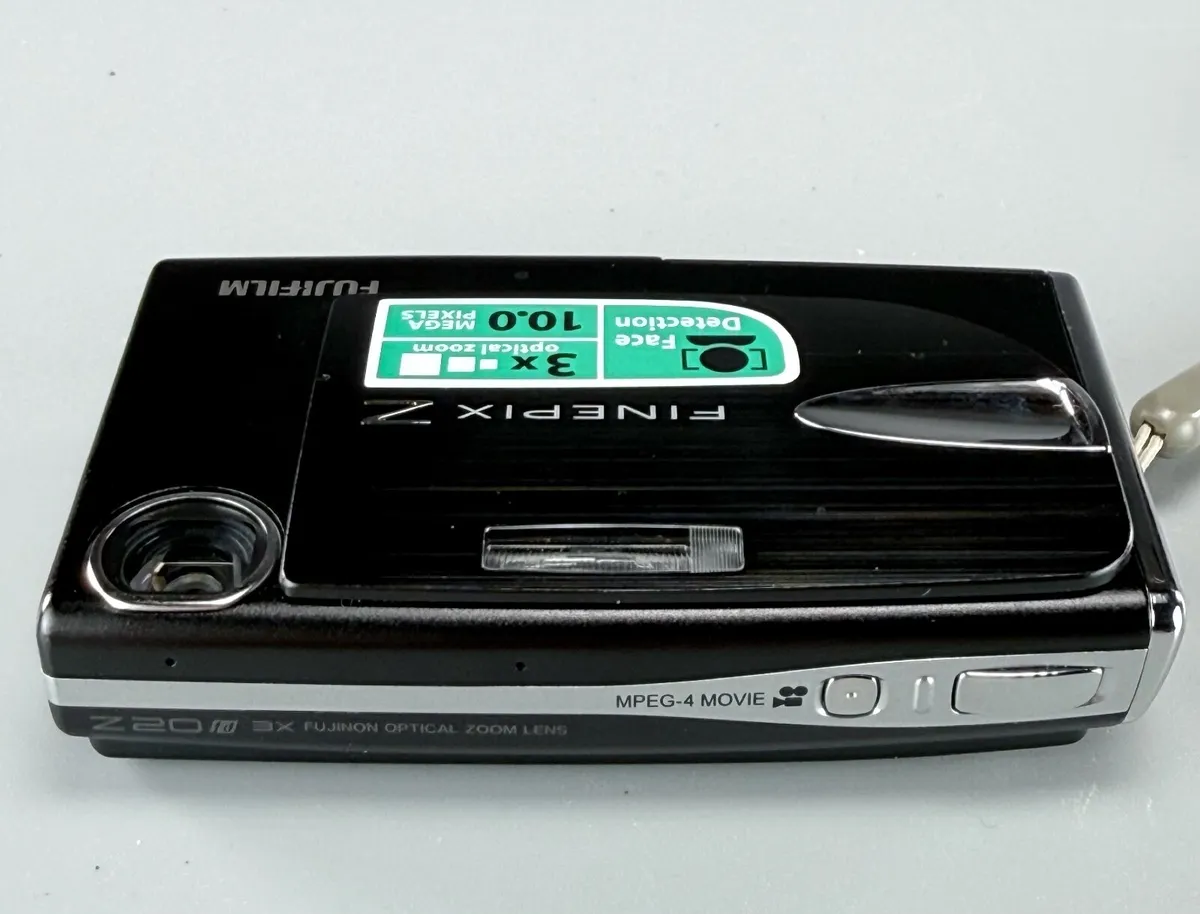 Fujifilm FinePix Z20fd, an ultra-compact camera - Image 2