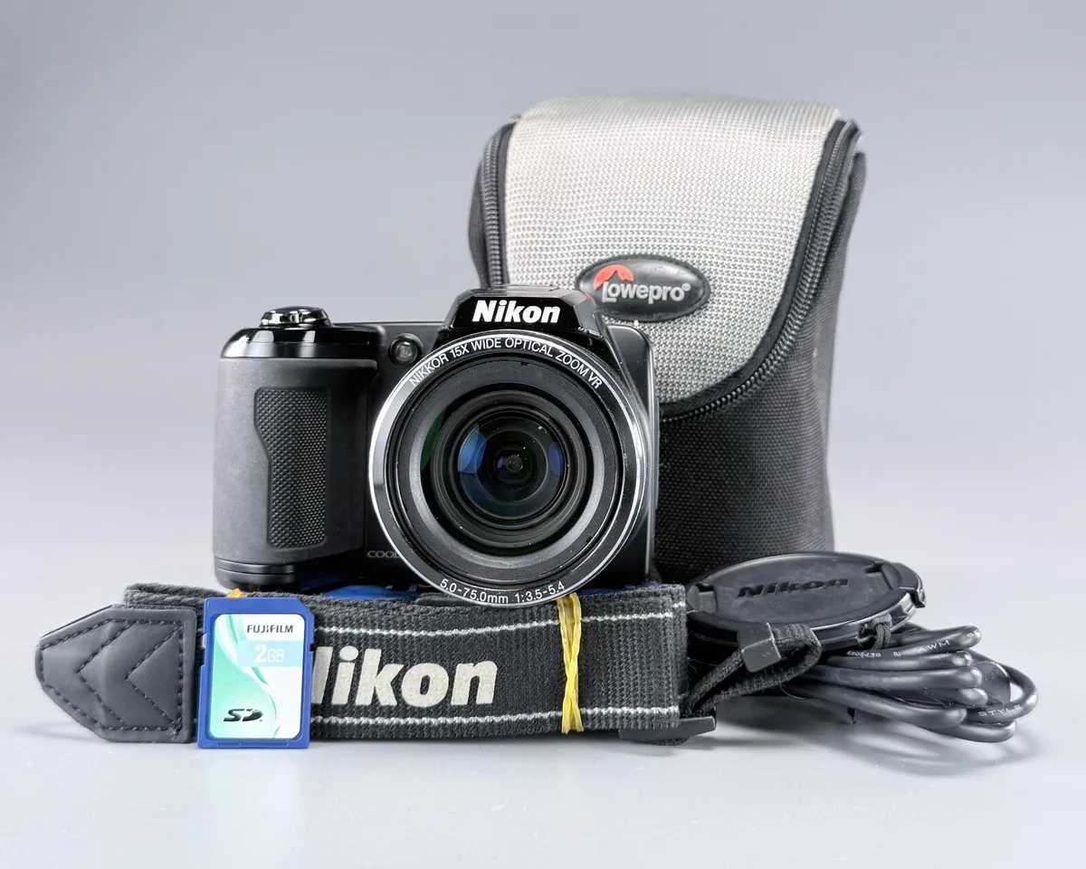Nikon Coolpix L110  bridge-style digital camera - Image 1
