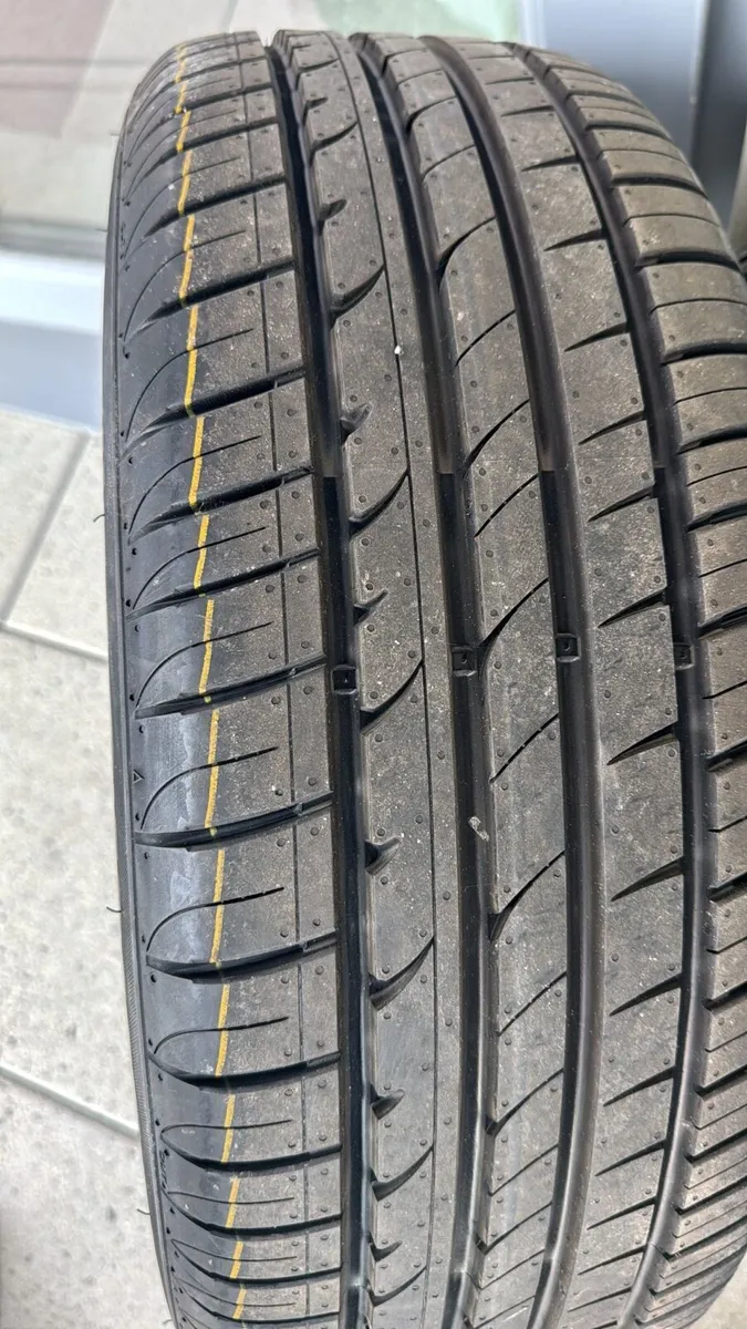 Goodride SW608 225/60 R17 99H Tyres - Image 2