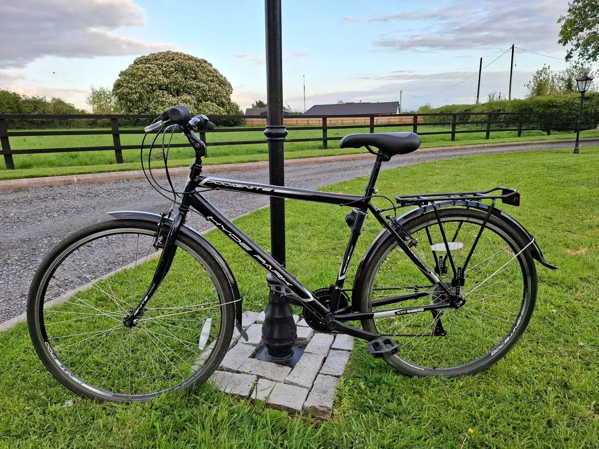 Hybrid bike with child seat - Image 2