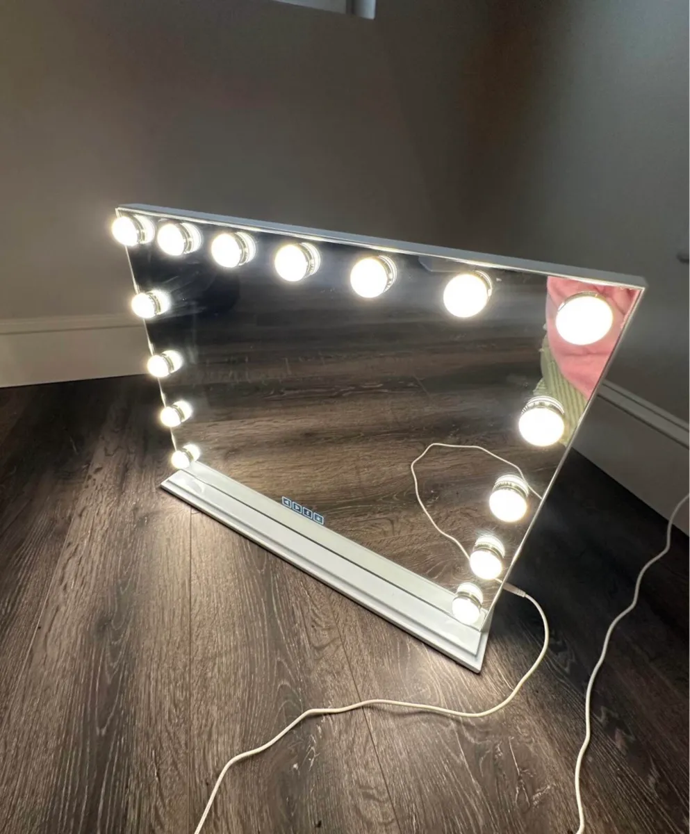 Light up mirror with Bluetooth - Image 1