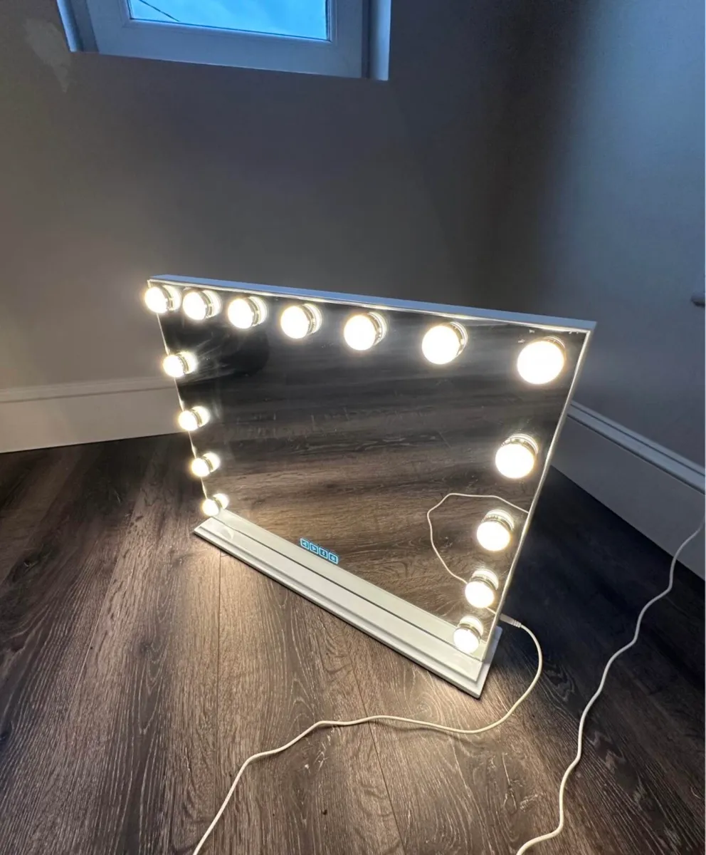 Light up mirror with Bluetooth - Image 2
