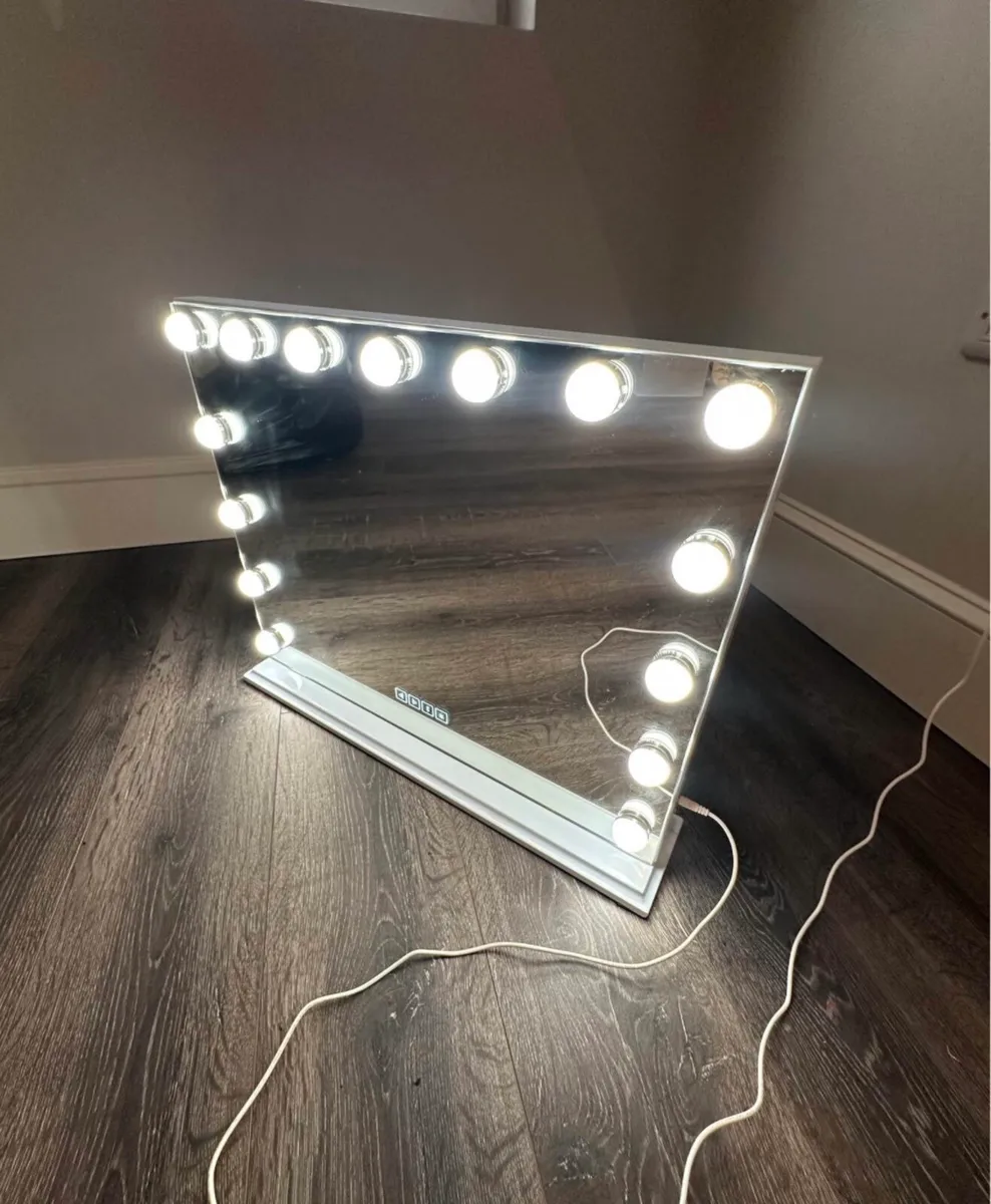 Light up mirror with Bluetooth - Image 3