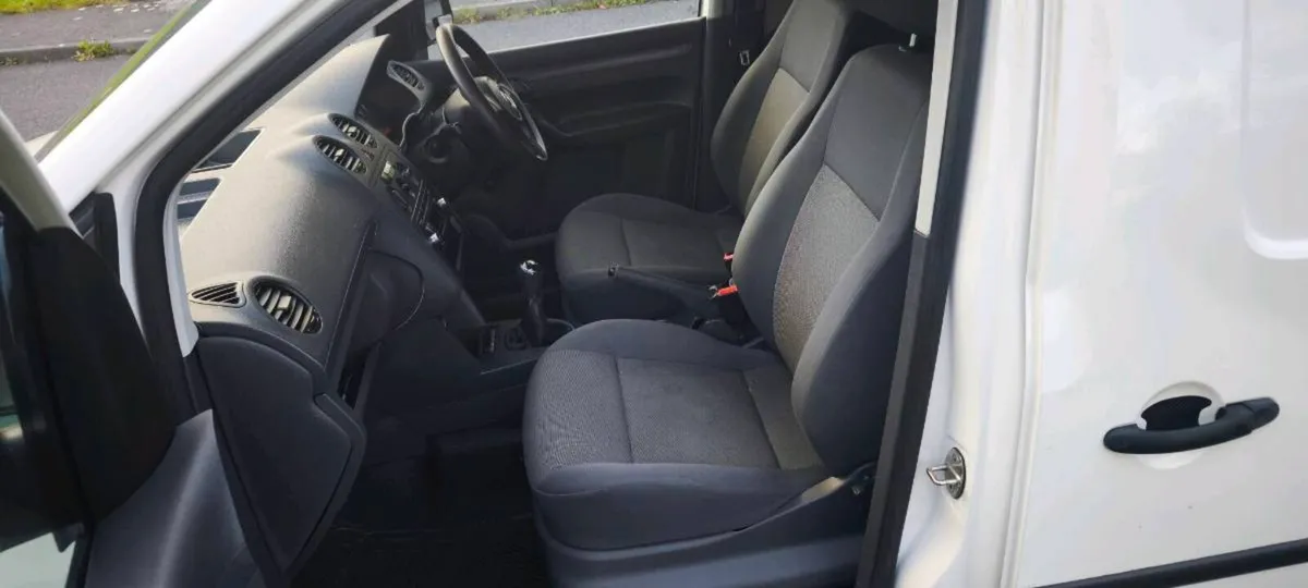 2015 VW Caddy Maxi 1.6 TDI | DOE + Tax - Image 2