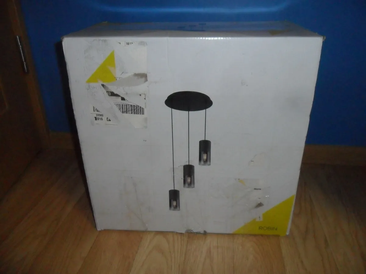 Modern Robin III smoke glass pendant lamp Trio - Image 3