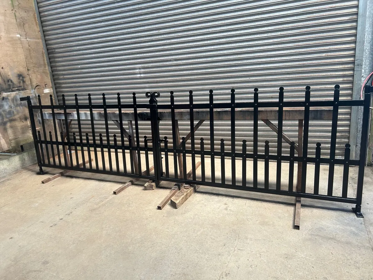 ENTRANCE  GATES - Image 1