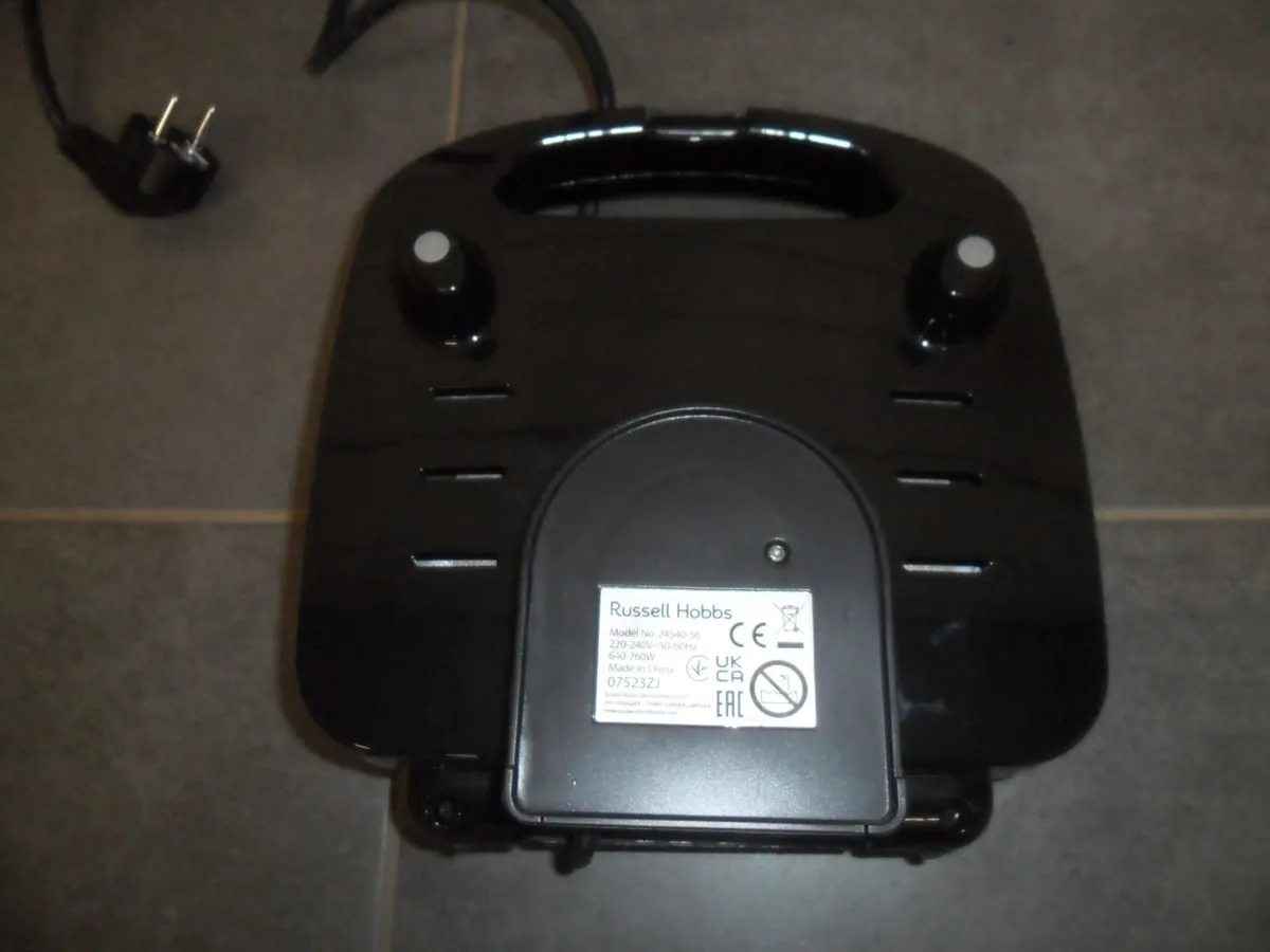 Russell Hobbs Waffle maker - Image 2