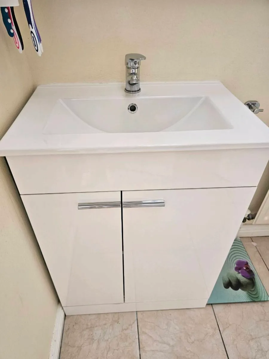 Bathroom sink and cabinet - Image 2