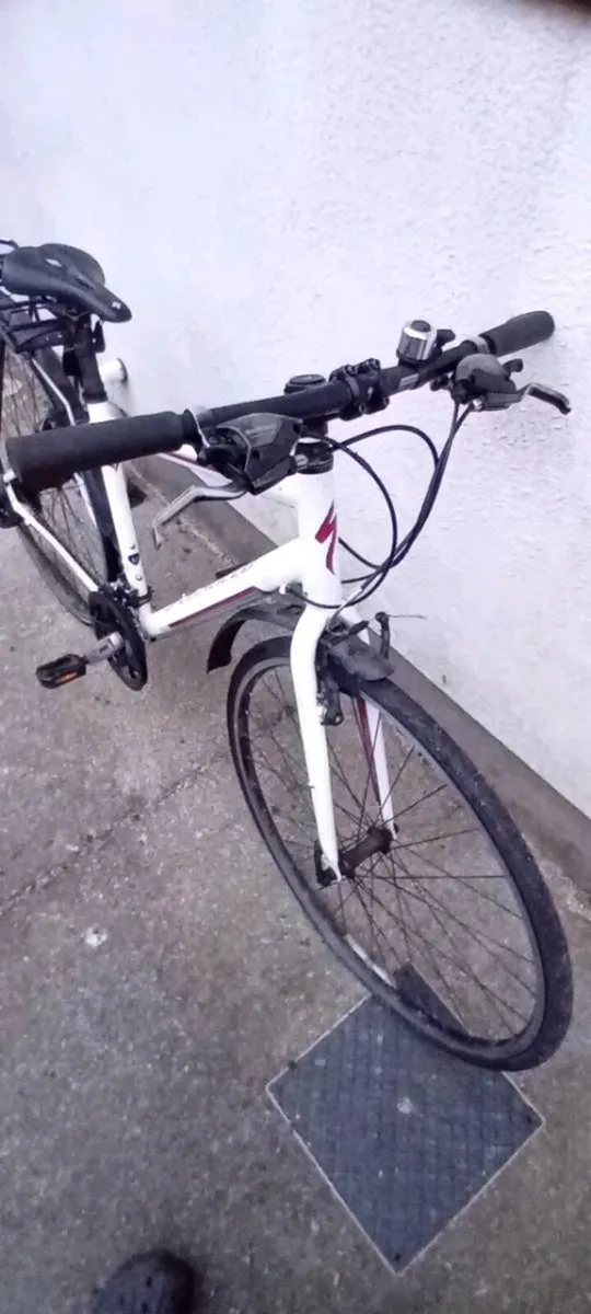 Specialized hybrid bike - Image 2