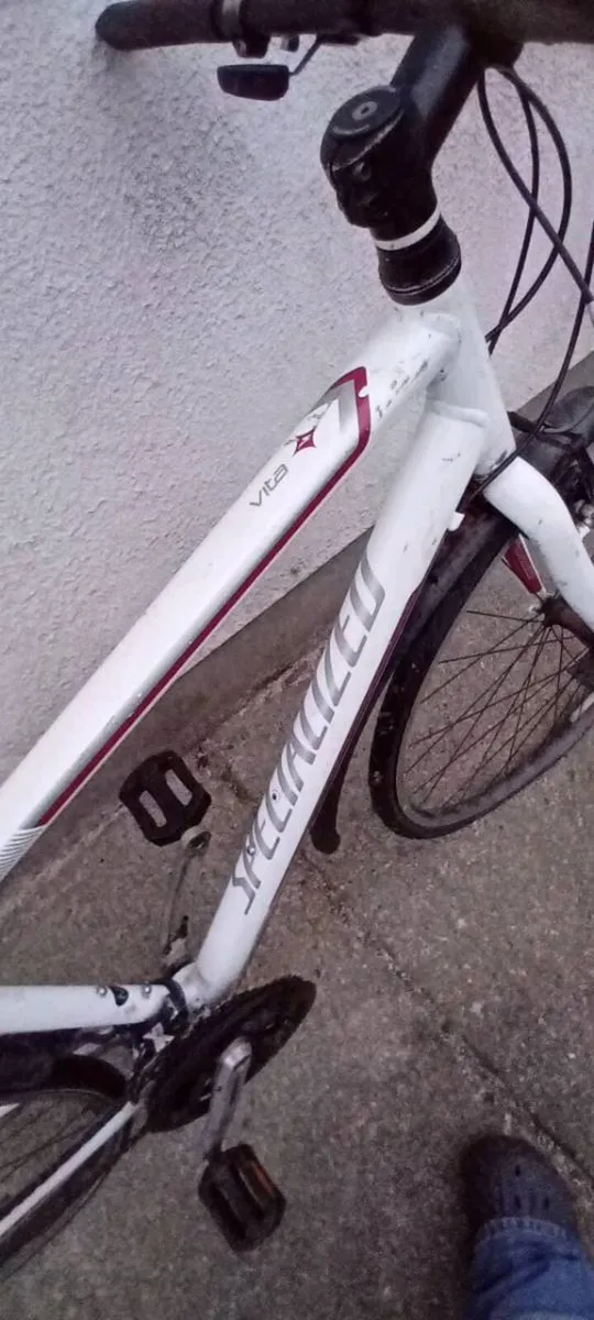 Specialized hybrid bike - Image 4