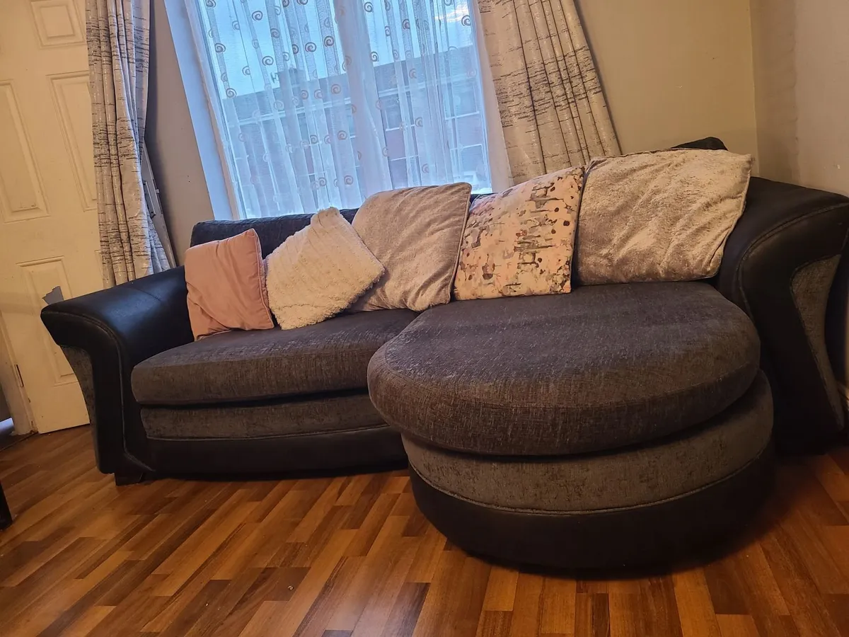 L shape couch - Image 1