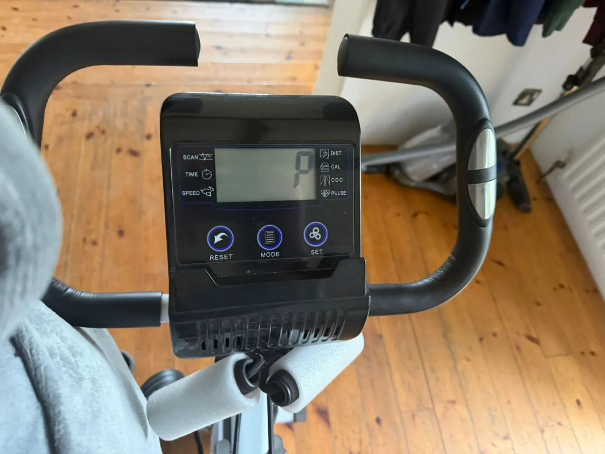 Exercise bike - Image 4