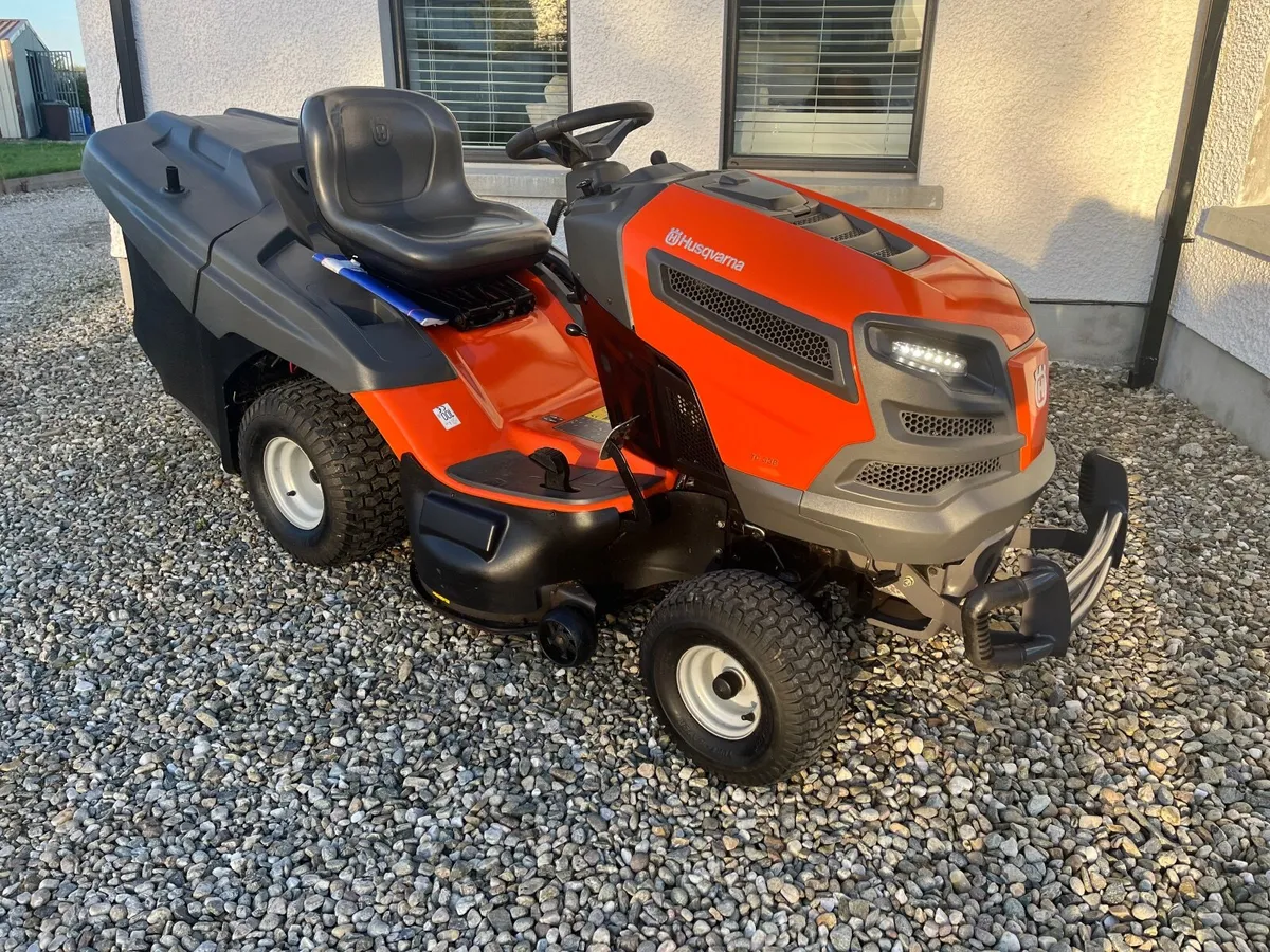 Husqvarna 22hp 42inch cut commercial ride on mower - Image 1