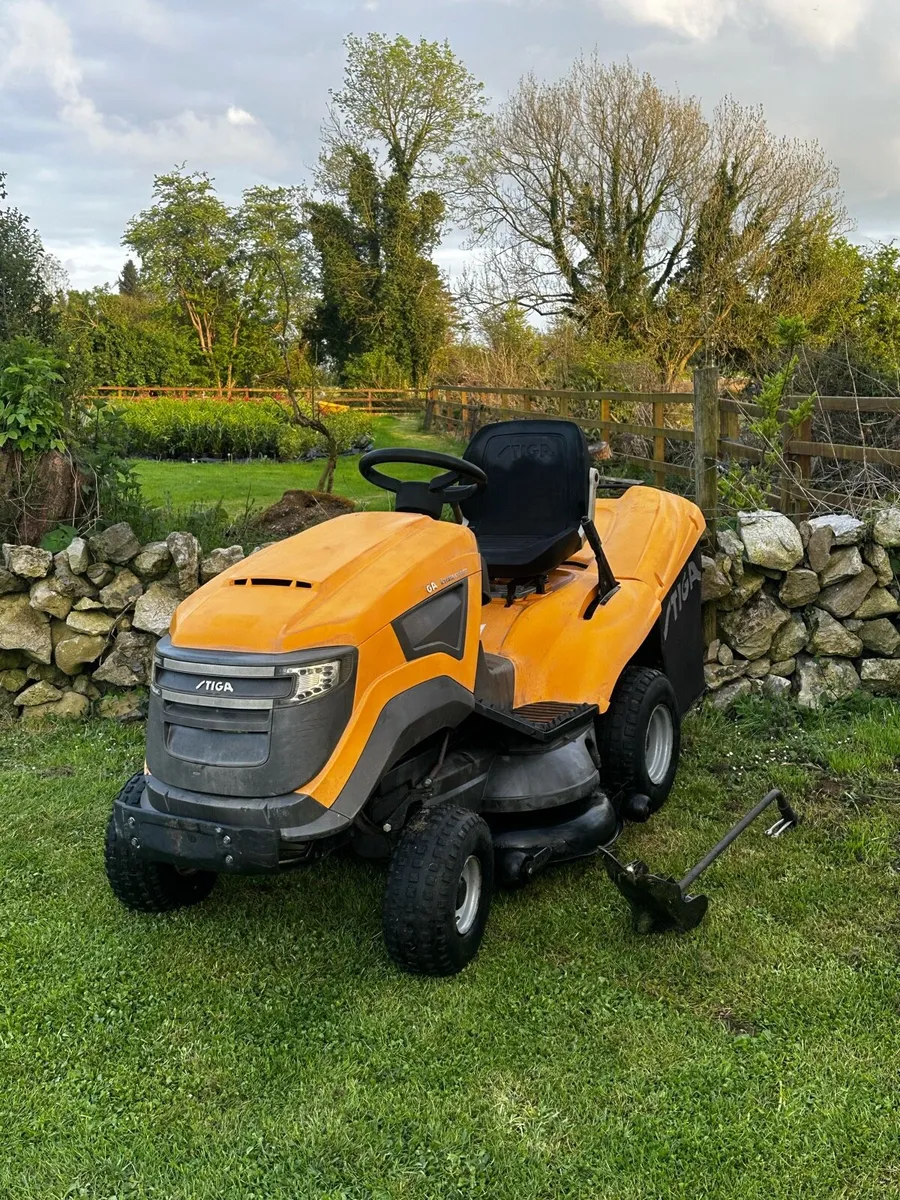 Stiga 6102HW Ride on mower 22hp - Image 1